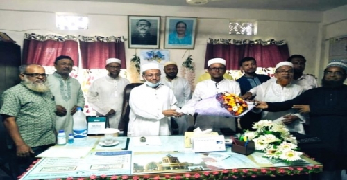 ইসলামিয়া মাদ্রাসার শিক্ষক কর্মচারীদের সাথে মতবিনিময়ে ড. হোছামুদ্দি